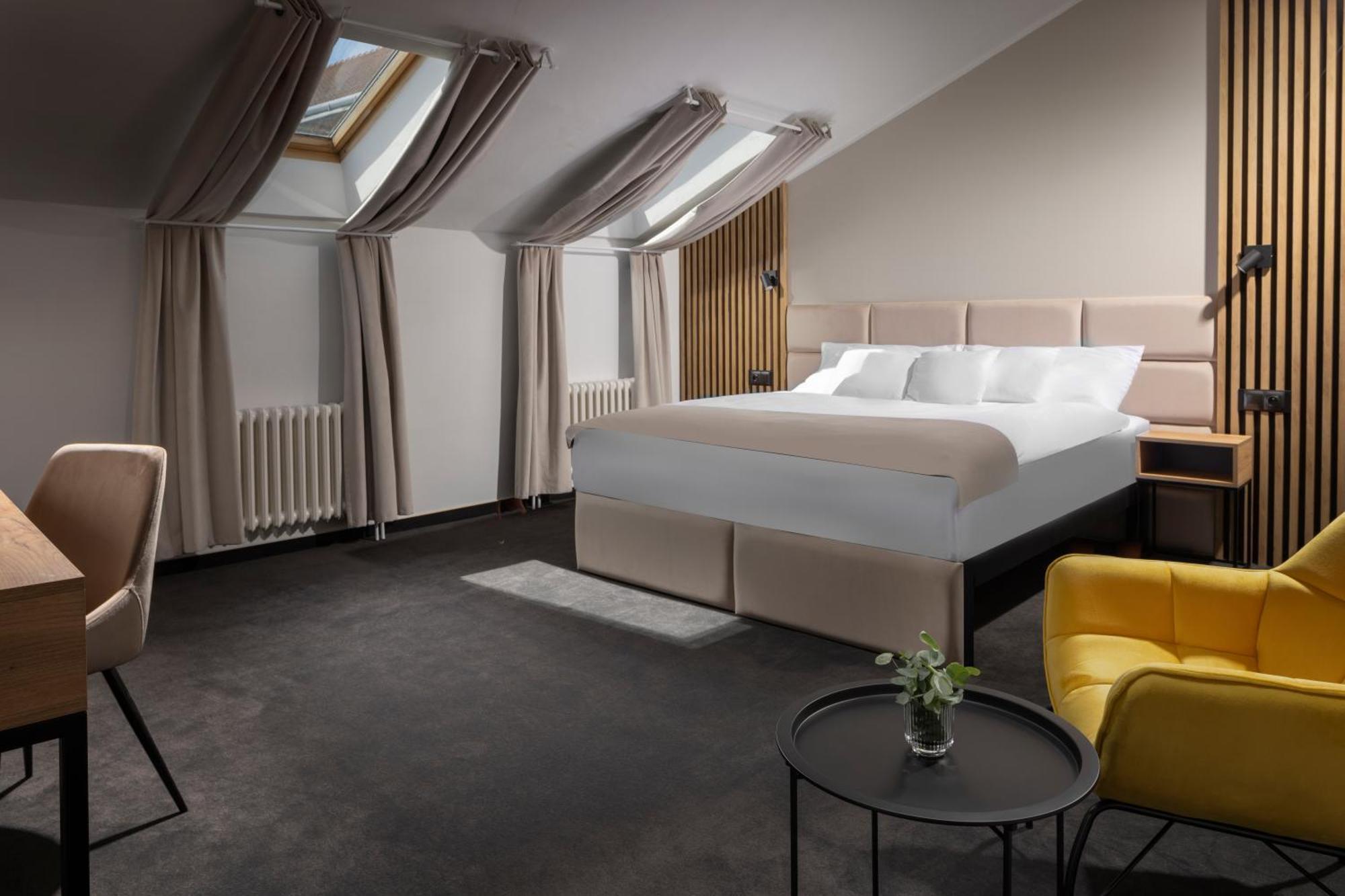 Hotel Savorsky 伊赫拉瓦 外观 照片