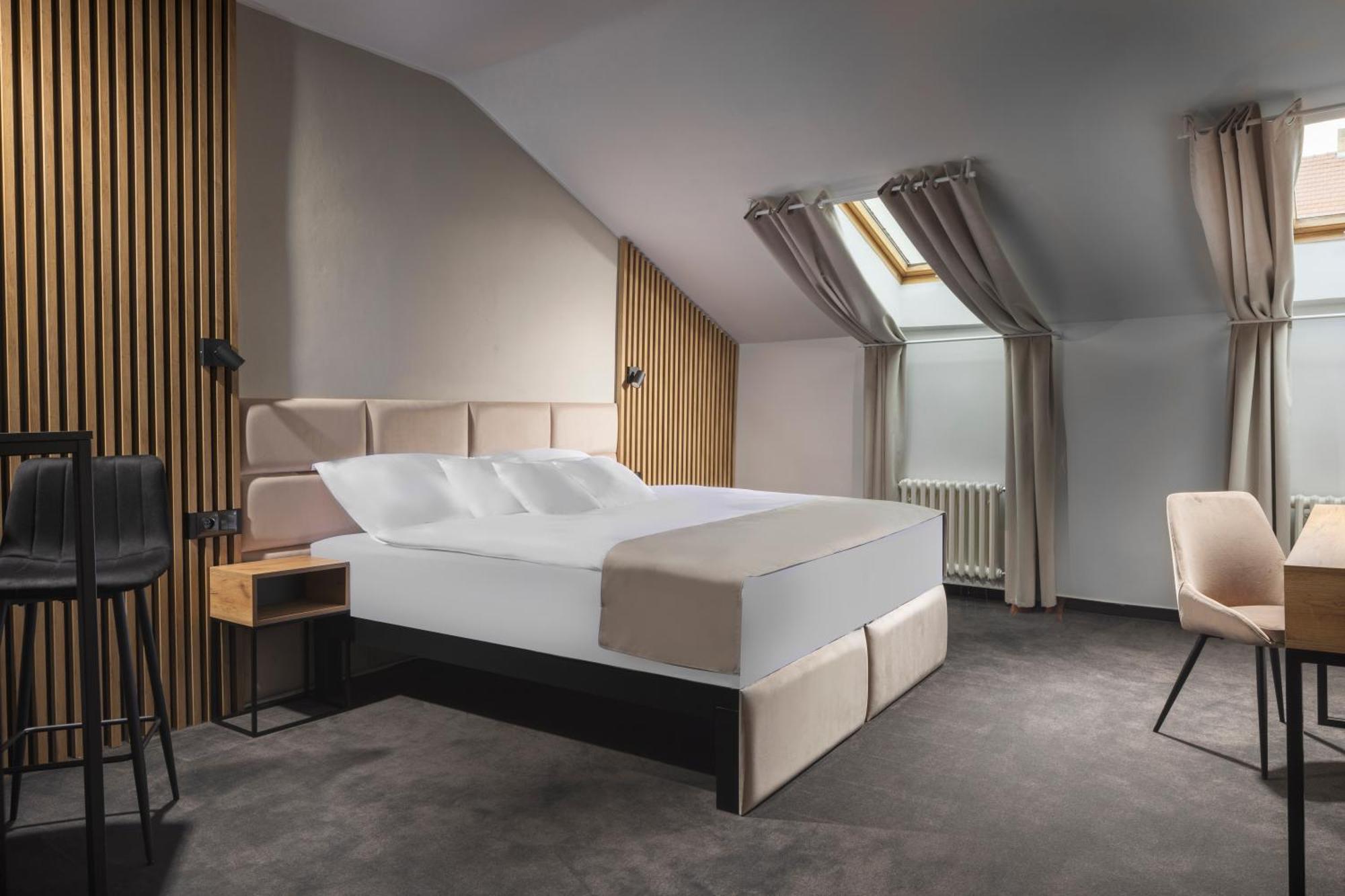 Hotel Savorsky 伊赫拉瓦 外观 照片