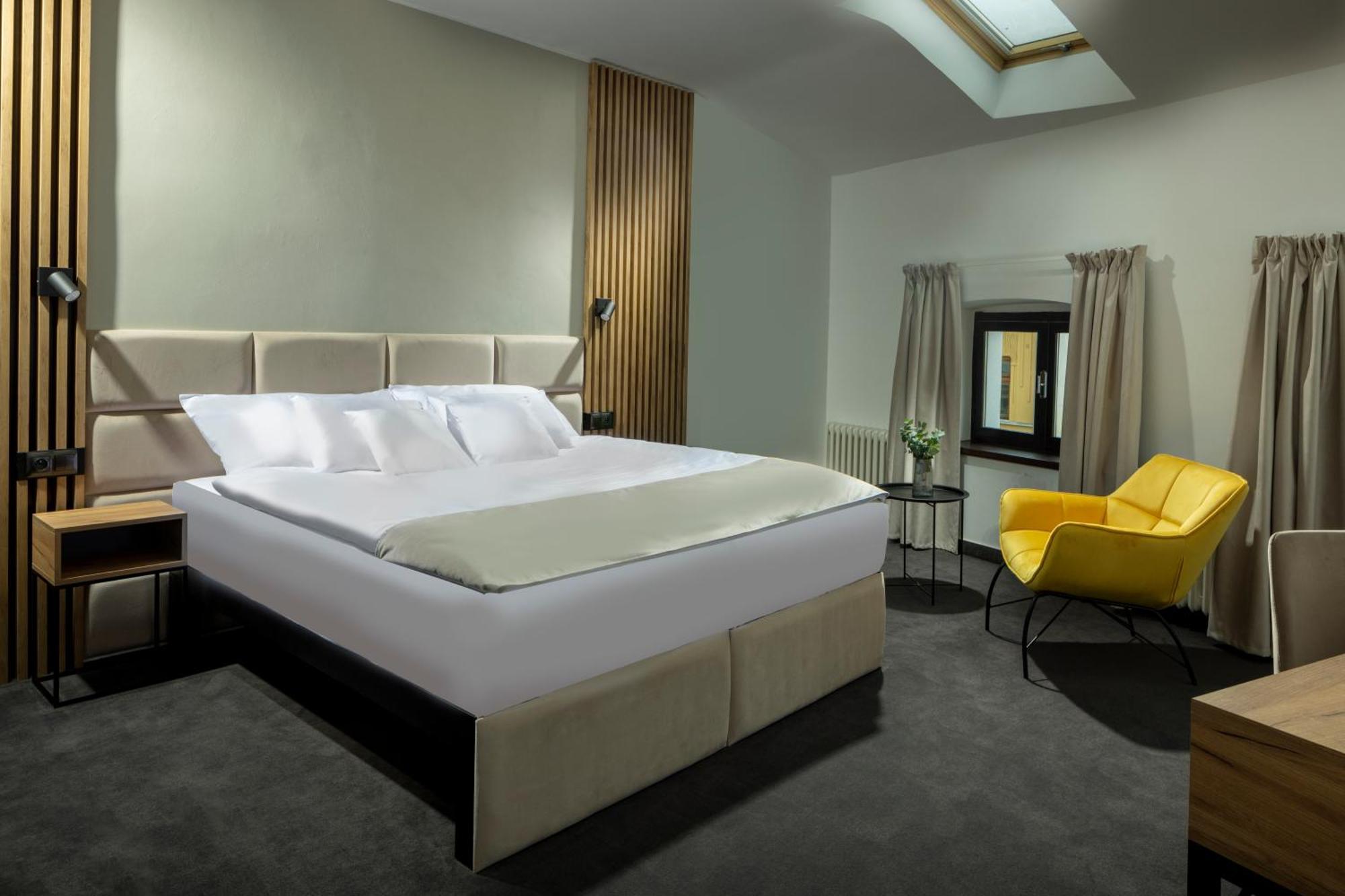 Hotel Savorsky 伊赫拉瓦 外观 照片